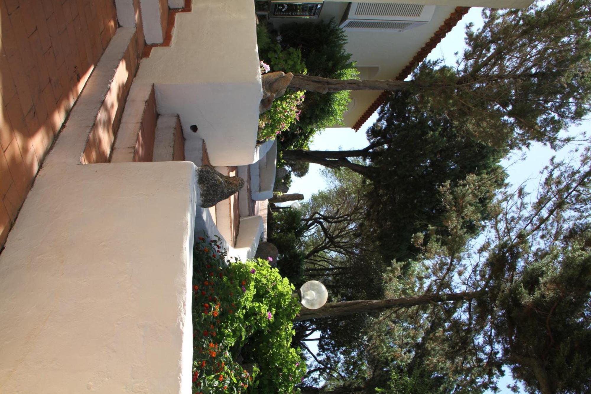 Hotel 3 Botti Baja Sardinia Exterior foto