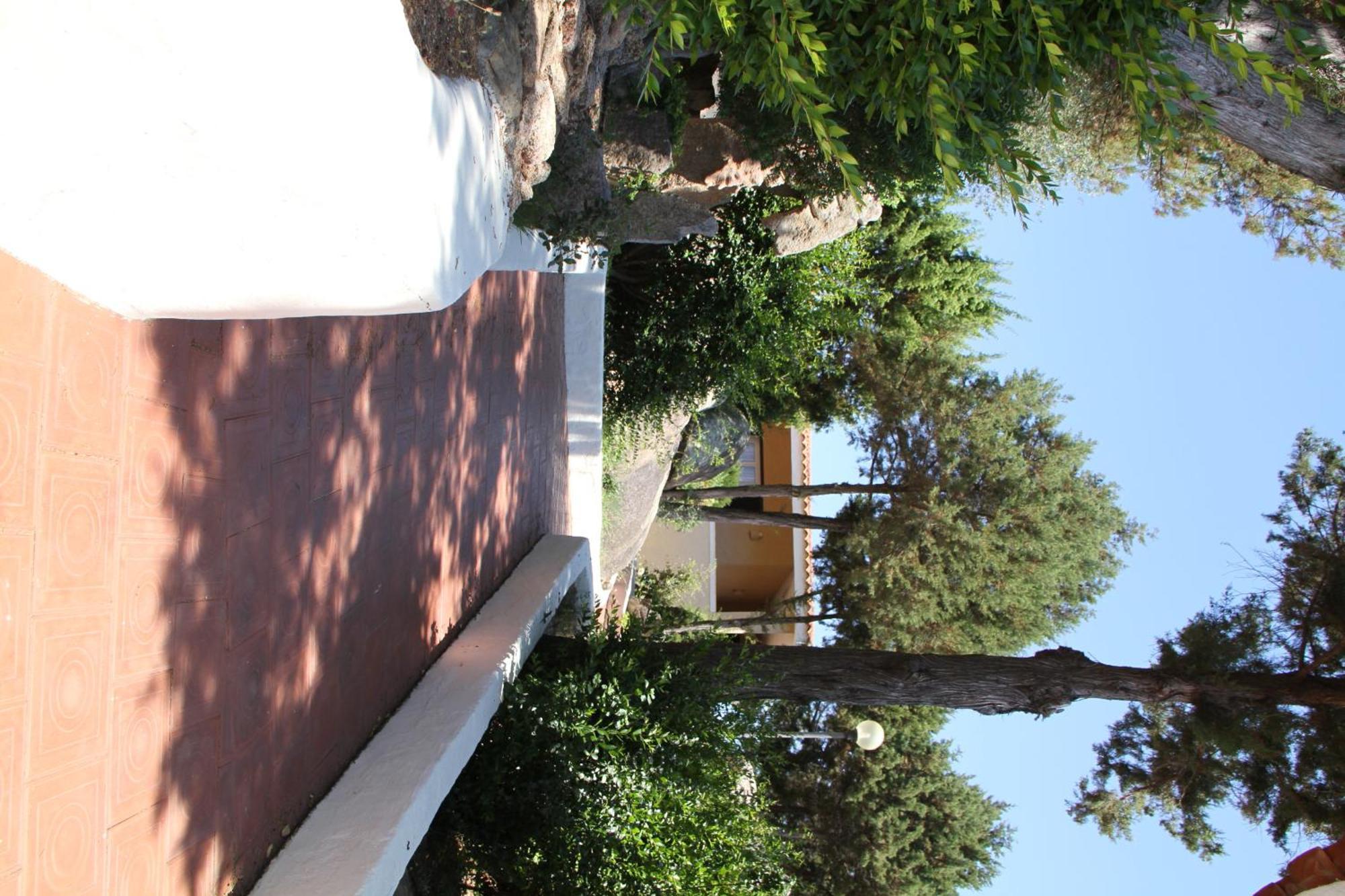 Hotel 3 Botti Baja Sardinia Exterior foto