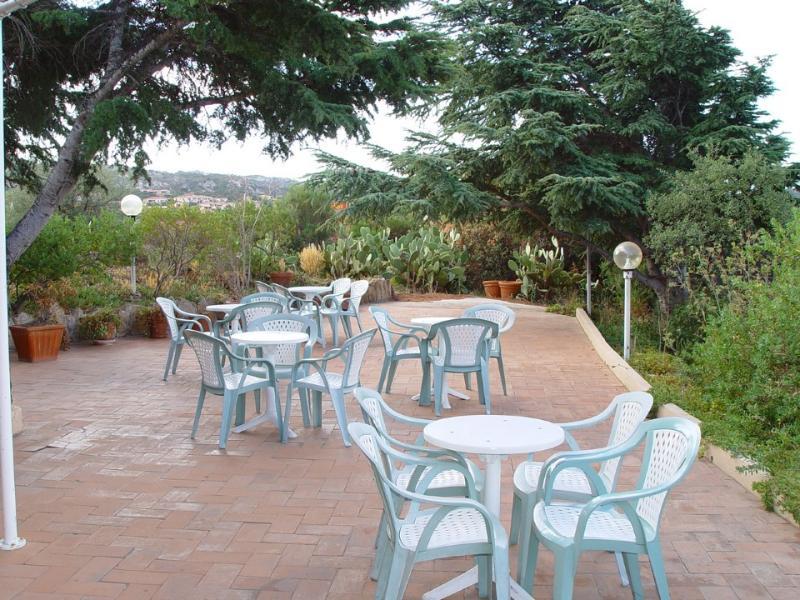 Hotel 3 Botti Baja Sardinia Exterior foto