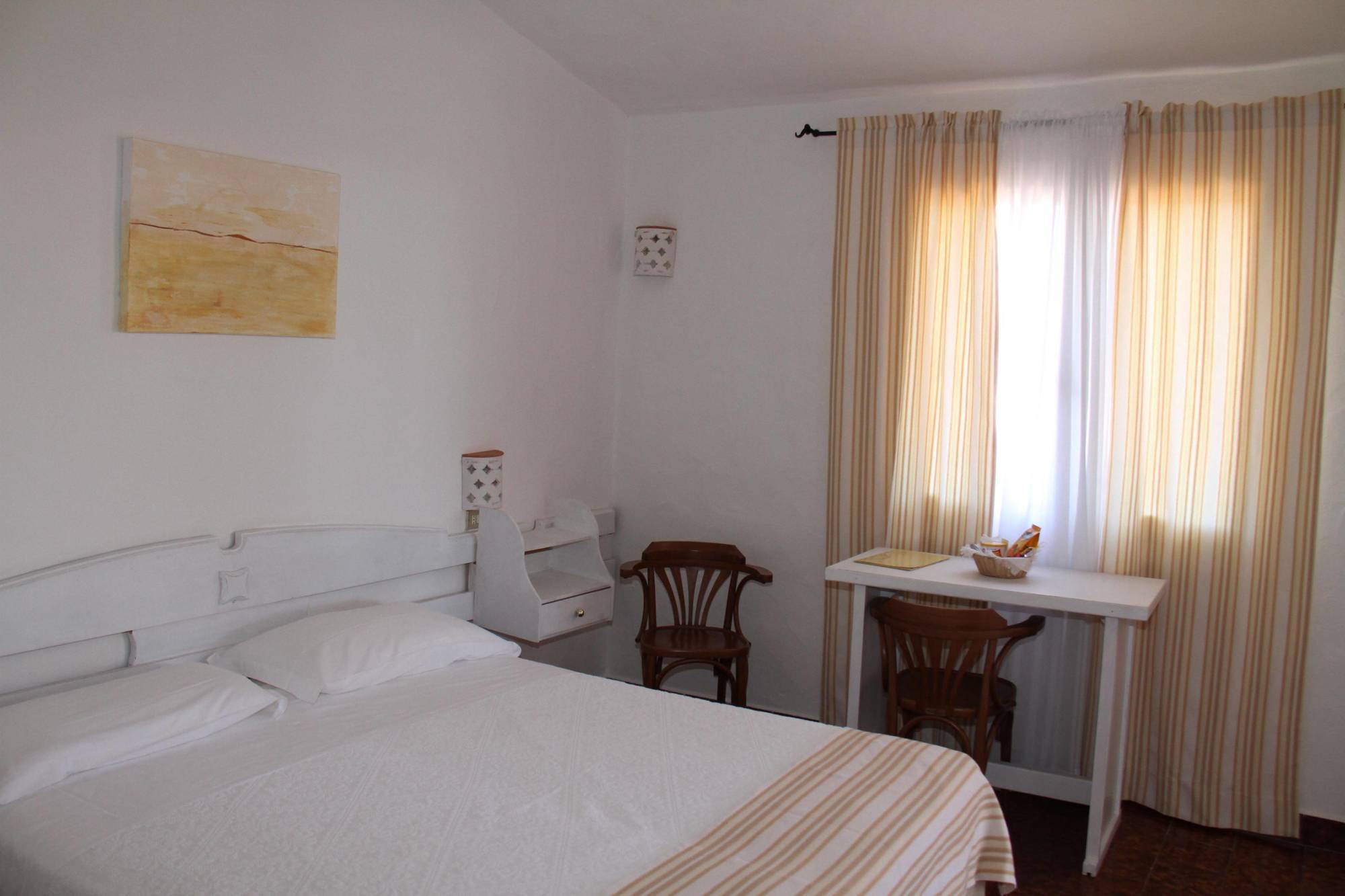 Hotel 3 Botti Baja Sardinia Exterior foto
