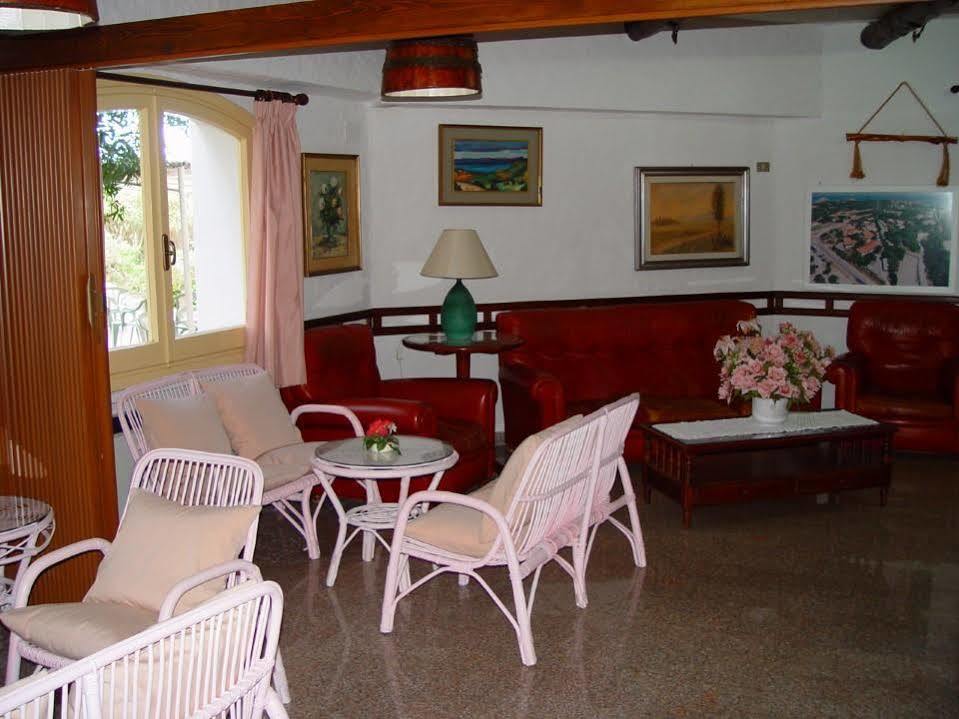 Hotel 3 Botti Baja Sardinia Exterior foto
