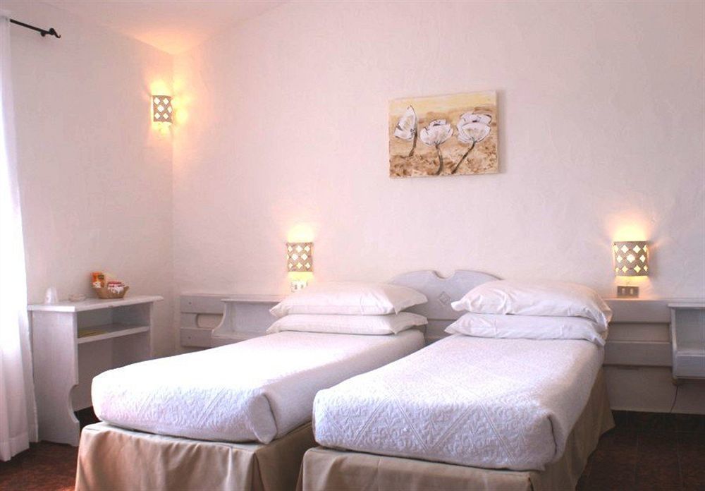 Hotel 3 Botti Baja Sardinia Exterior foto