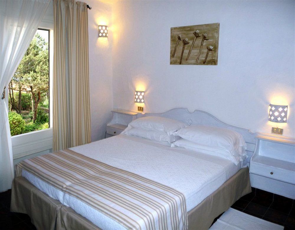 Hotel 3 Botti Baja Sardinia Exterior foto
